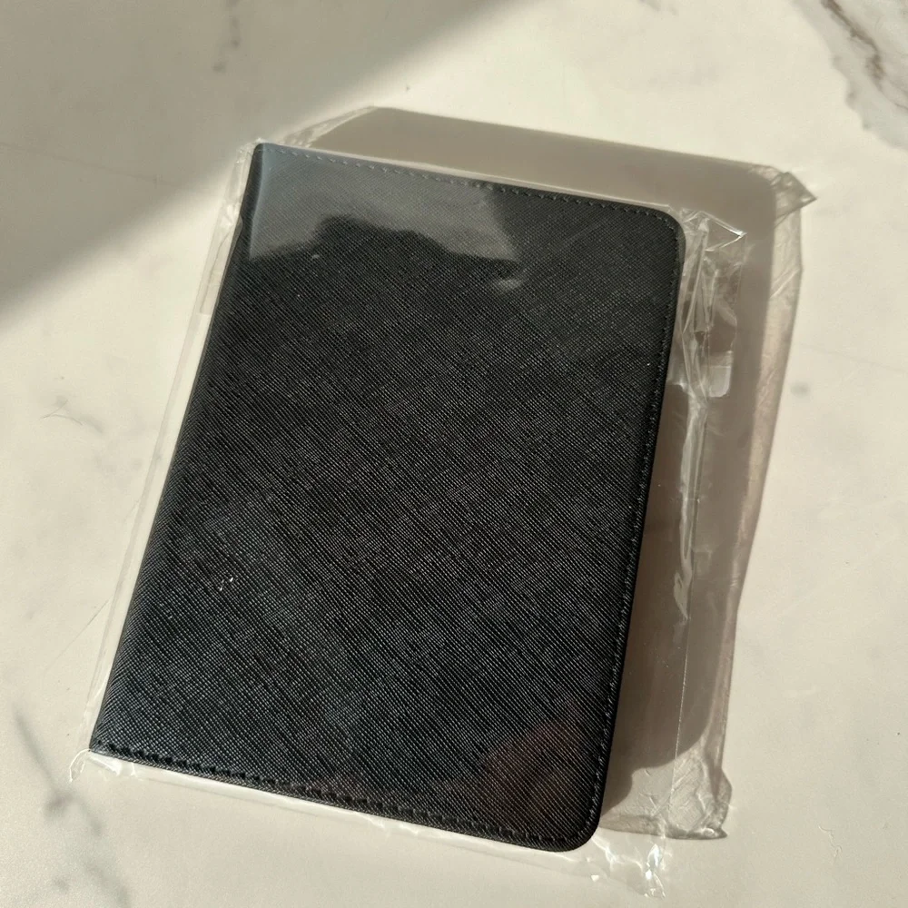NWOT Kindle Paperwhite Case Tablet Cover for 11th Generation 6.8